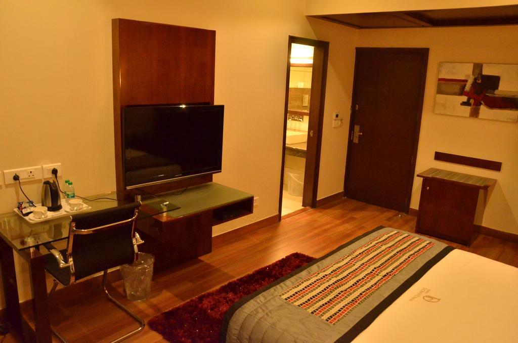 Hotel Down Town Jalandhar Phòng bức ảnh