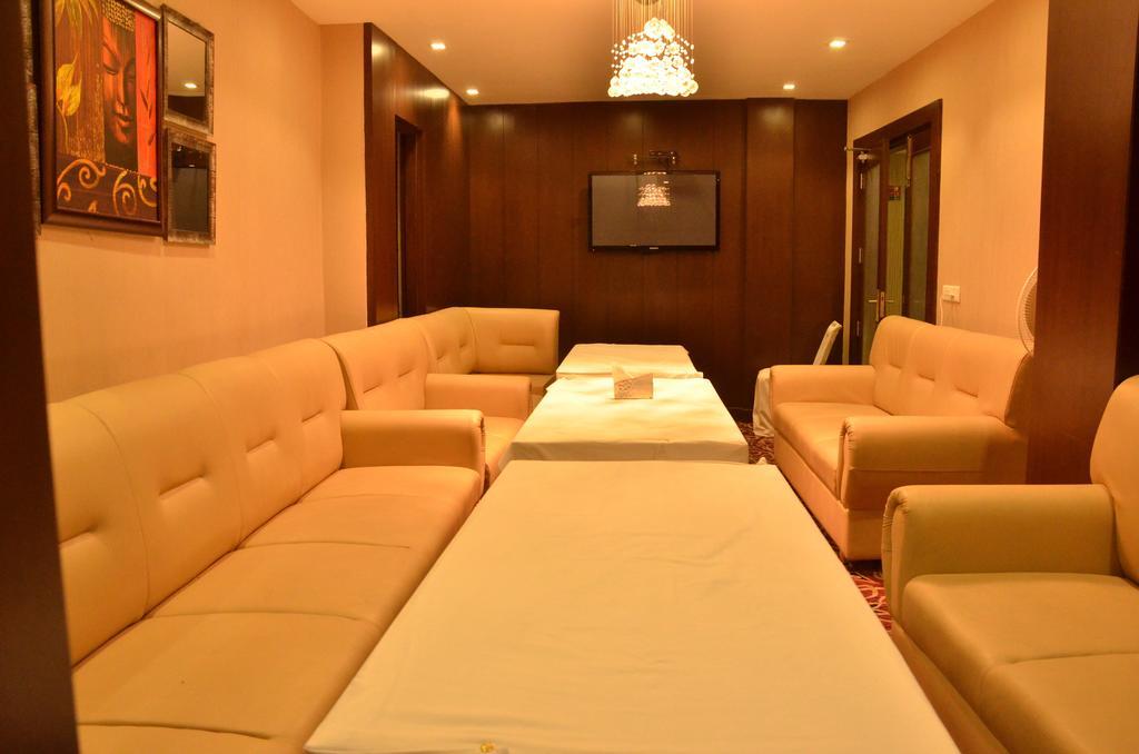 Hotel Down Town Jalandhar Ngoại thất bức ảnh